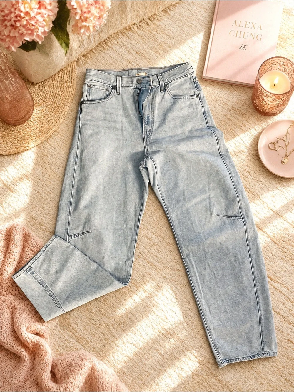 Levi's Light Blue Wide Barrel Leg Cinch Jeans 29x31 - Picture 2 of 11